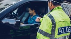 ¿Qué documentos puede pedirte un agente de tránsito durante una revisión?