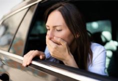 Foto ilustrativa de nota ¿Qué hacer si algún pasajero presenta mareo o malestar durante un viaje largo?