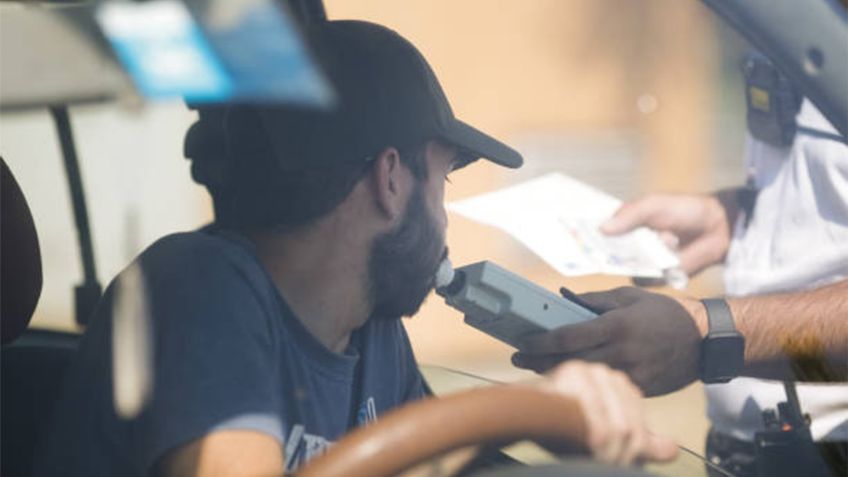 ¿Cómo funciona un alcoholímetro y qué mide realmente?