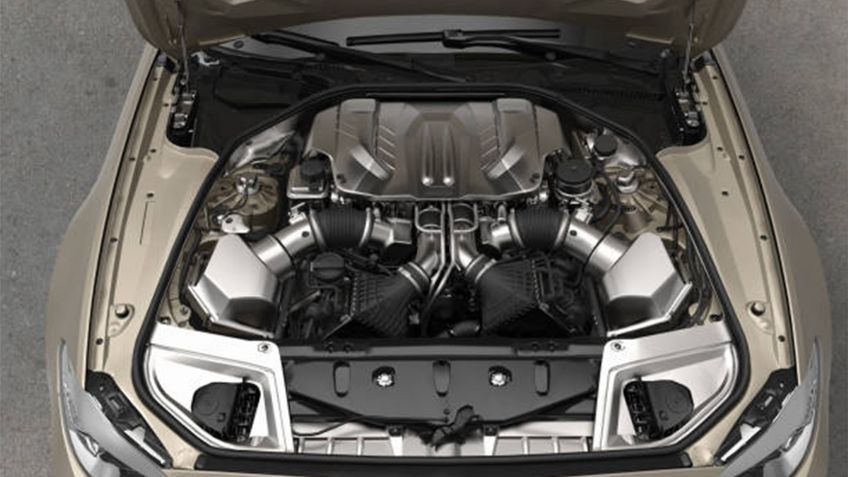 ¿Qué es el “golpeteo del motor” y cómo está relacionado con el tipo de gasolina?