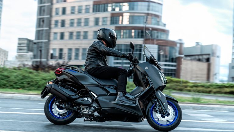 Cuánto cuesta el modelo 2025 del scooter Yamaha XMAX 300