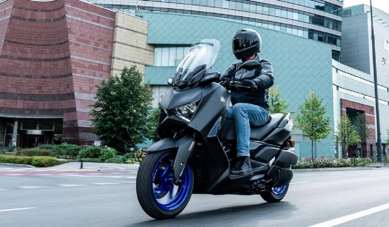 Precios del Yamaha XMAX y Yamaha NMAX