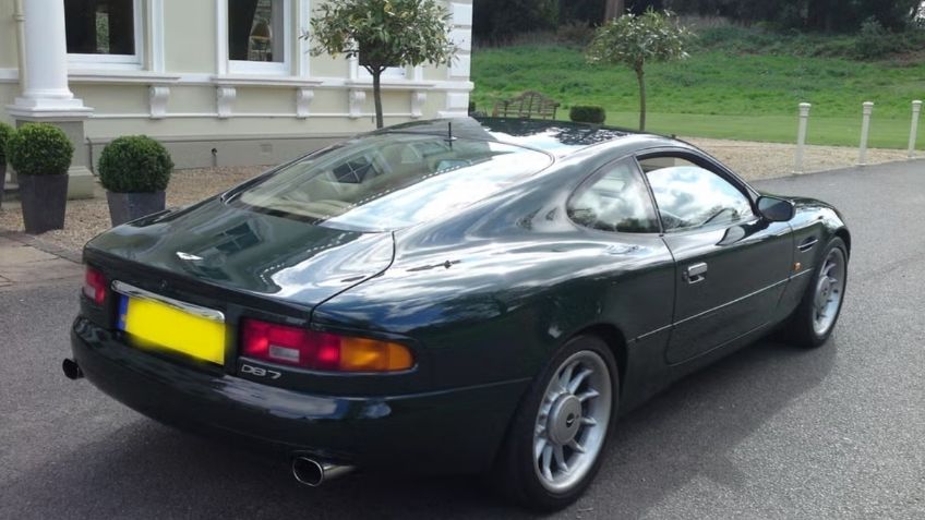 Este exclusivo Aston Martin es de Elton John, ahora es de lo más barato de usados deportivos