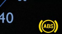 ¿Qué significa la luz ABS en el tablero?, ¡no la ignores, por el bien de tu carro!