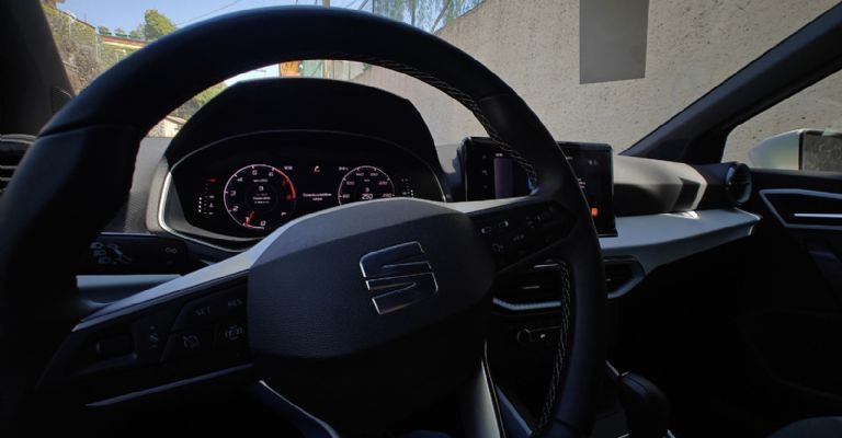 SEAT Arona 2025 interior