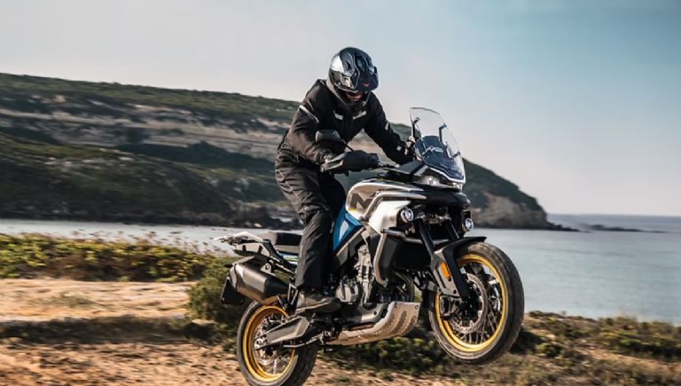 Cuál es el precio de la CFMoto 800MT Explore Edition 2025