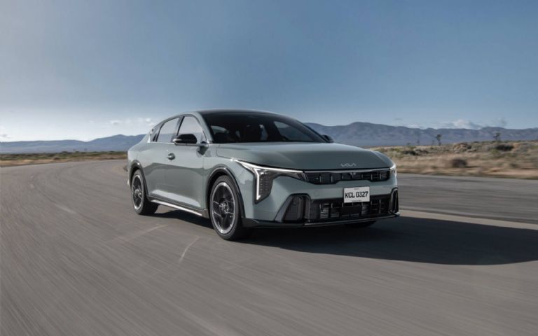 Cuánto cuesta el KIA K4 modelo 2026