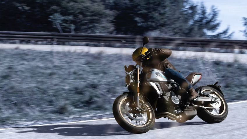 ¿Cuánto cuesta la CFMoto 700CL-X Heritage 2025?  Es una moto china que combina potencia-peso