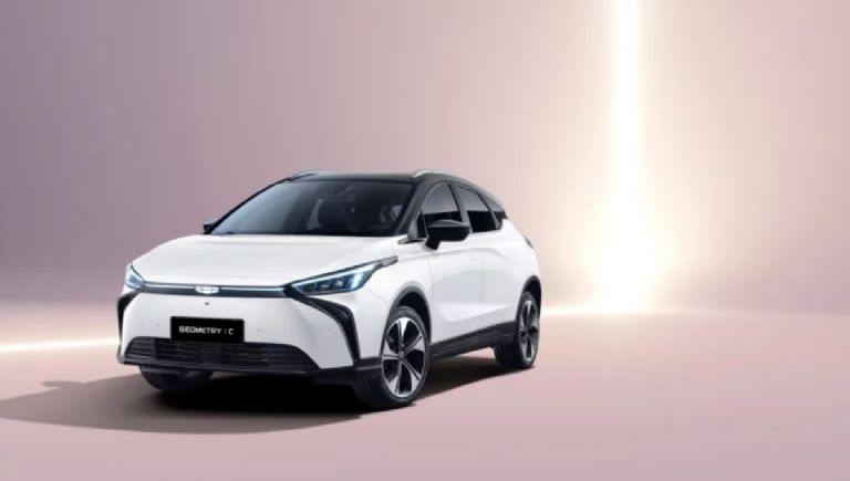 Geely Emgrand, Diseño automotriuz, Autos eléctricos, Autos eléctricos chinos, Peter Horbury