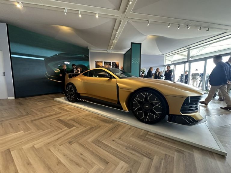 Aston Martin Valiant, Aston Martin, Fernando Alonso, Gran Premio de Japón 2025, Auto deportivo