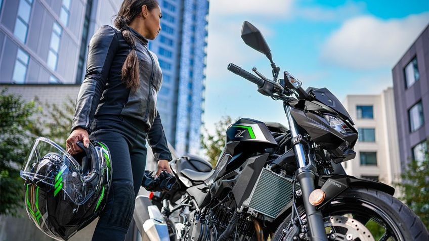 ¿Cuánto corre la Kawasaki Z500 ABS 2025? Es una de las motos supernaked más agresivas y modernas