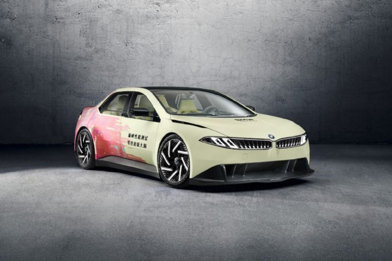 BMW Vision Driving Experience desafía los límites de la física de conducción