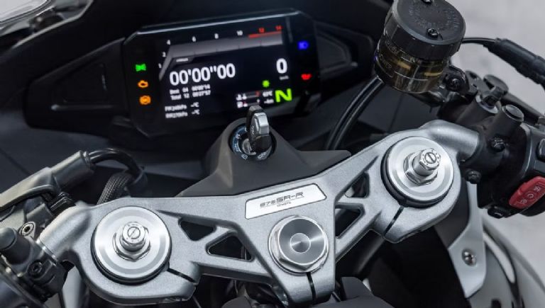 Es segura la moto deportiva CFMoto 675 SR-R 2025