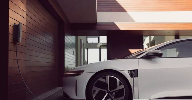 Lucid, estaciones de carga