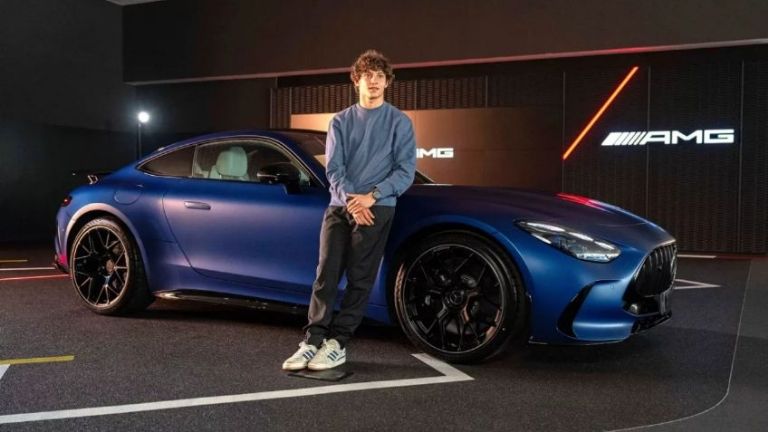 Kimi Antonelli tiene un Mercedes AMG GT 63 S para ir a la escuela