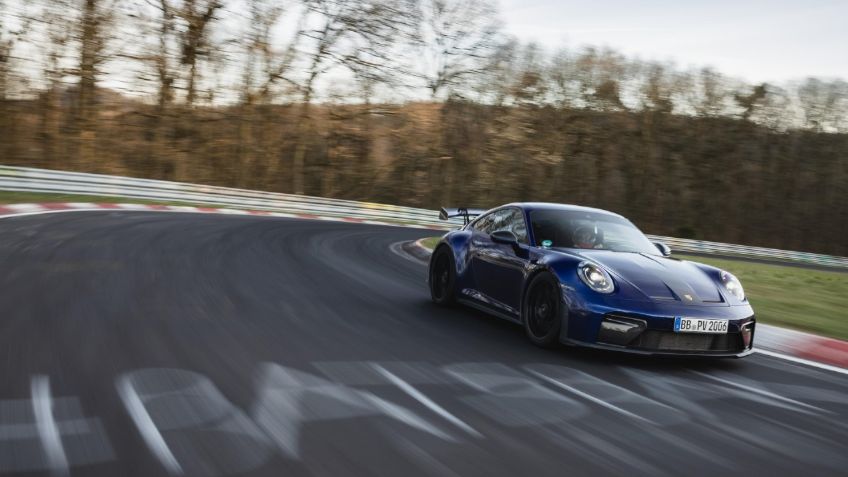 ¡Porsche bate el récord del auto manual más veloz del mundo! Se puso a prueba en Nürburgring
