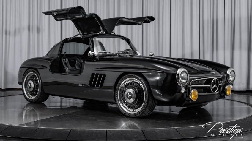 ¡Está a la venta un Mercedes-Benz SLK 55 AMG negro, con interiores de cuero! Es irreal