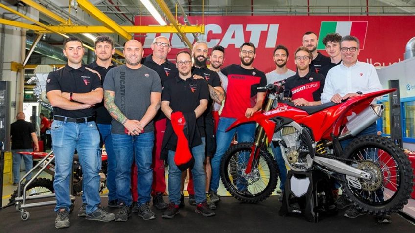 La primera moto de motocross Ducati pronto comenzará a estar a la venta