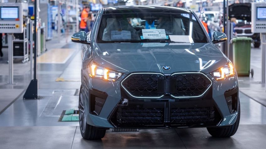 BMW avanza en la conducción automatizada y en la logística en una de sus plantas de Alemania