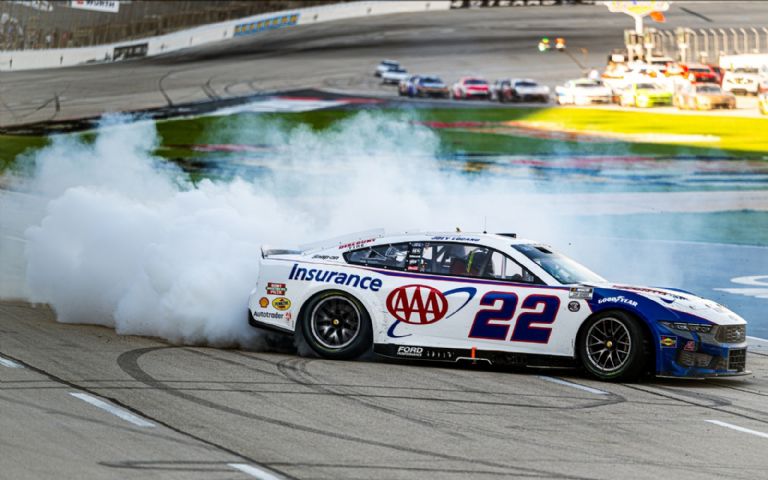 NASCAR tiene 77 años de historia