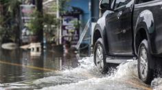 Errores comunes al conducir en zonas inundadas y cómo evitarlos