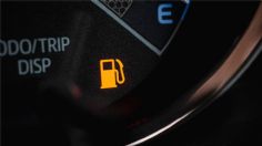 ¿Por qué es importante no conducir con el tanque en reserva?