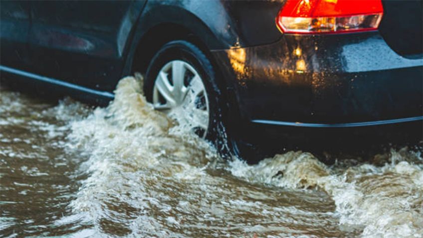 ¿Qué revisar en tu auto después de conducir en una zona inundada?