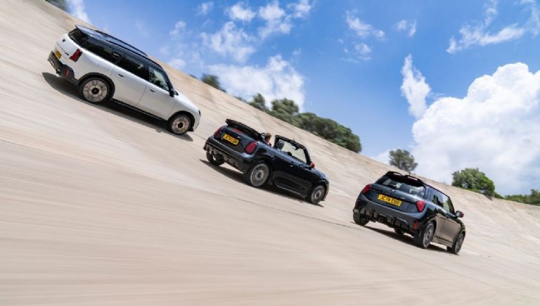 MINI John Cooper Works y Convertible logran una sensación de karting
