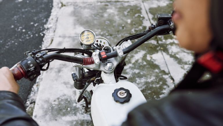 Causas principales de los accidentes en moto durante la temporada de lluvias
