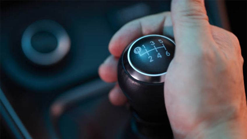 ¿Cómo identificar si la transmisión está fallando?