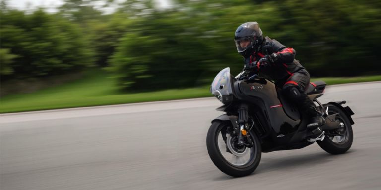 Wuyang-Honda creó una moto eléctrica muy artesanal