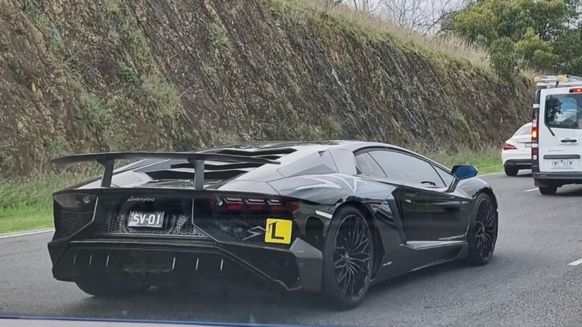 Este estudiante de 16 años usa un Lamborghini Aventador para aprender a manejar