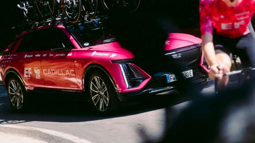El equipo EF Pro Cycling se electrifica y utiliza el Cadillac LYRIQ en el Tour de Francia 2025