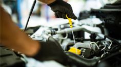 ¿Cada cuánto tiempo debes revisar los niveles de aceite, anticongelante y frenos del auto?