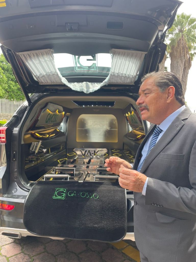 Transformación del Jetour X70 a carroza fúnebre de Gayosso