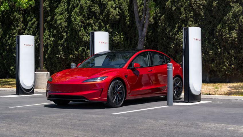 ¿Vas por tu primer auto eléctrico? Esto debes saber sobre la batería antes de comprar