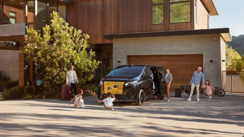 Faraday Future amplía su gama y lanza una minivan de lujo que funciona con inteligencia artificial