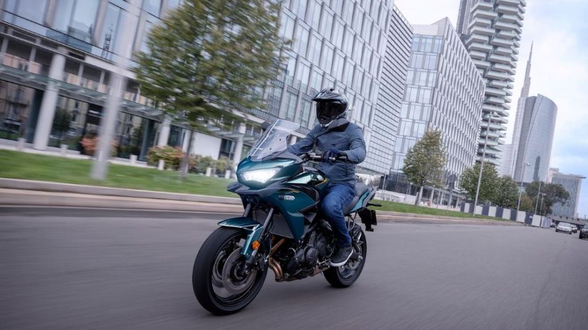 Kawasaki Versys 650 2026: La nueva moto Adventure Touring para recorrer distancias largas