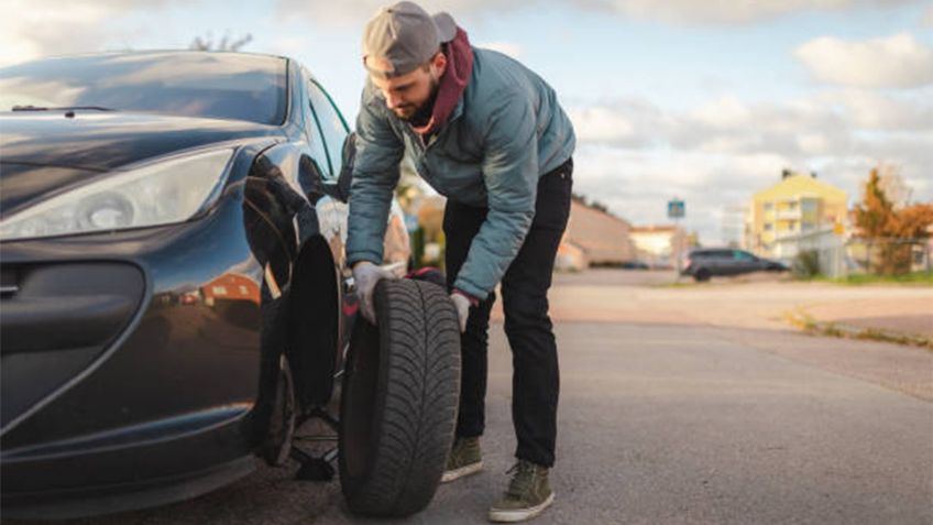 ¿Por qué rotar las llantas cada cierto kilometraje mejora su vida útil?