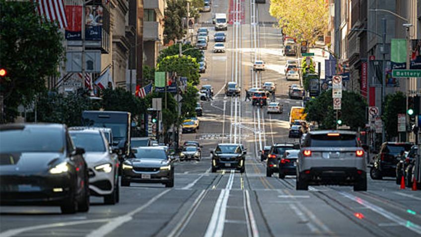 ¿Por qué evitar el uso excesivo del freno en bajadas largas?