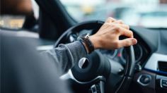 ¿Por qué no debes forzar el volante al máximo en maniobras cerradas?