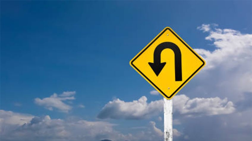 ¿Qué errores comunes cometen los conductores al dar vuelta en U?