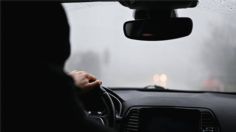 ¿Cómo manejar con neblina densa? Consejos clave para conducir con poca visibilidad