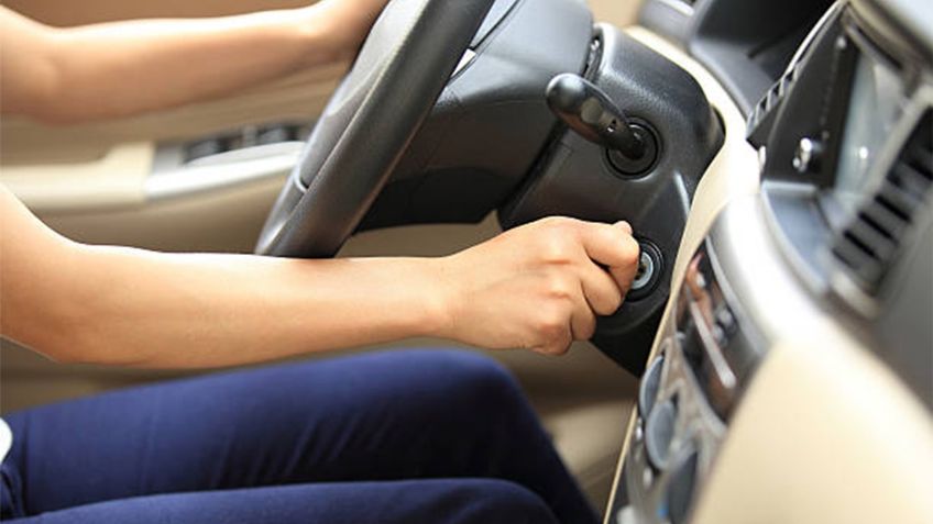 ¿Cómo arrancar el auto correctamente para cuidar el motor?