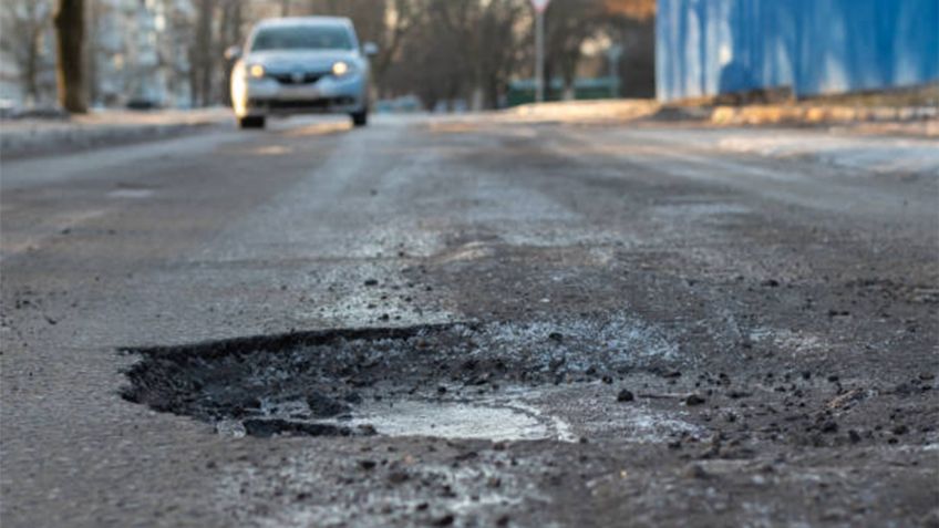 ¿Por qué los baches pueden reducir la vida útil de la suspensión?