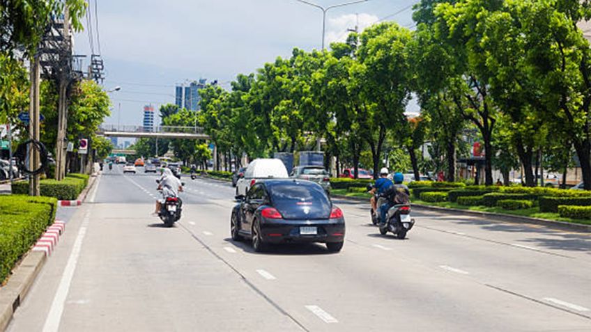 Precauciones para manejar cerca de motociclistas y ciclistas