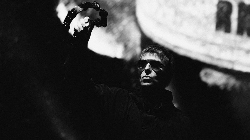 Oasis: El Rolls-Royce que los Gallagher hundieron por una icónica portada