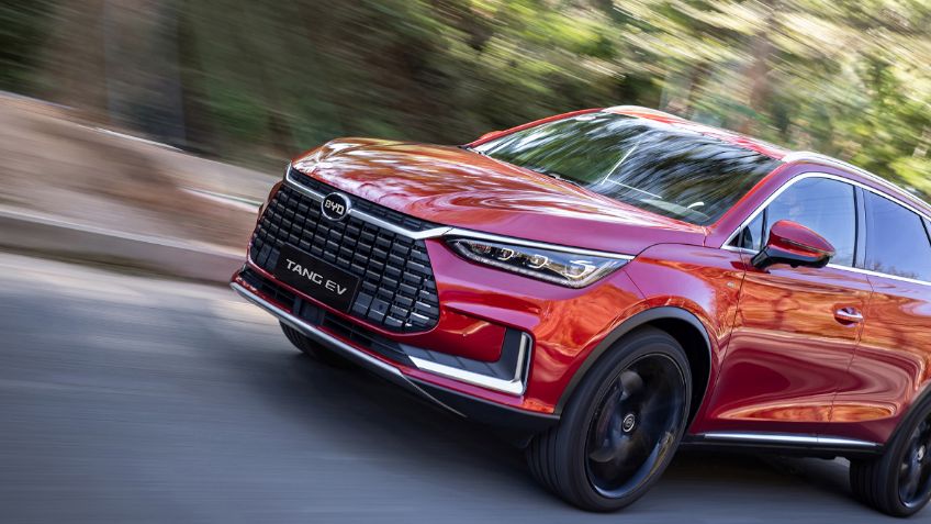 México propone arancel del 50% para autos chinos