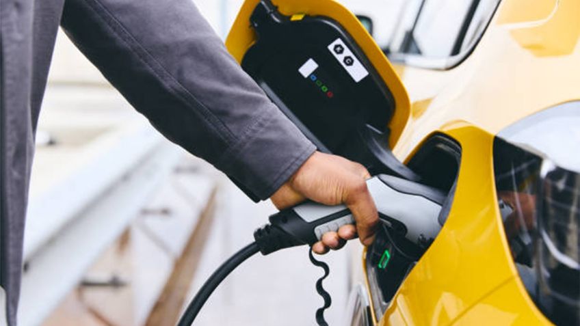 Errores comunes al cargar un auto eléctrico y cómo evitarlos