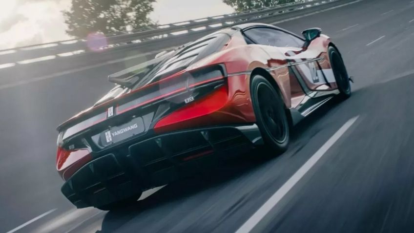 China quiere limitar la aceleración de 0 a 100 de los autos eléctricos